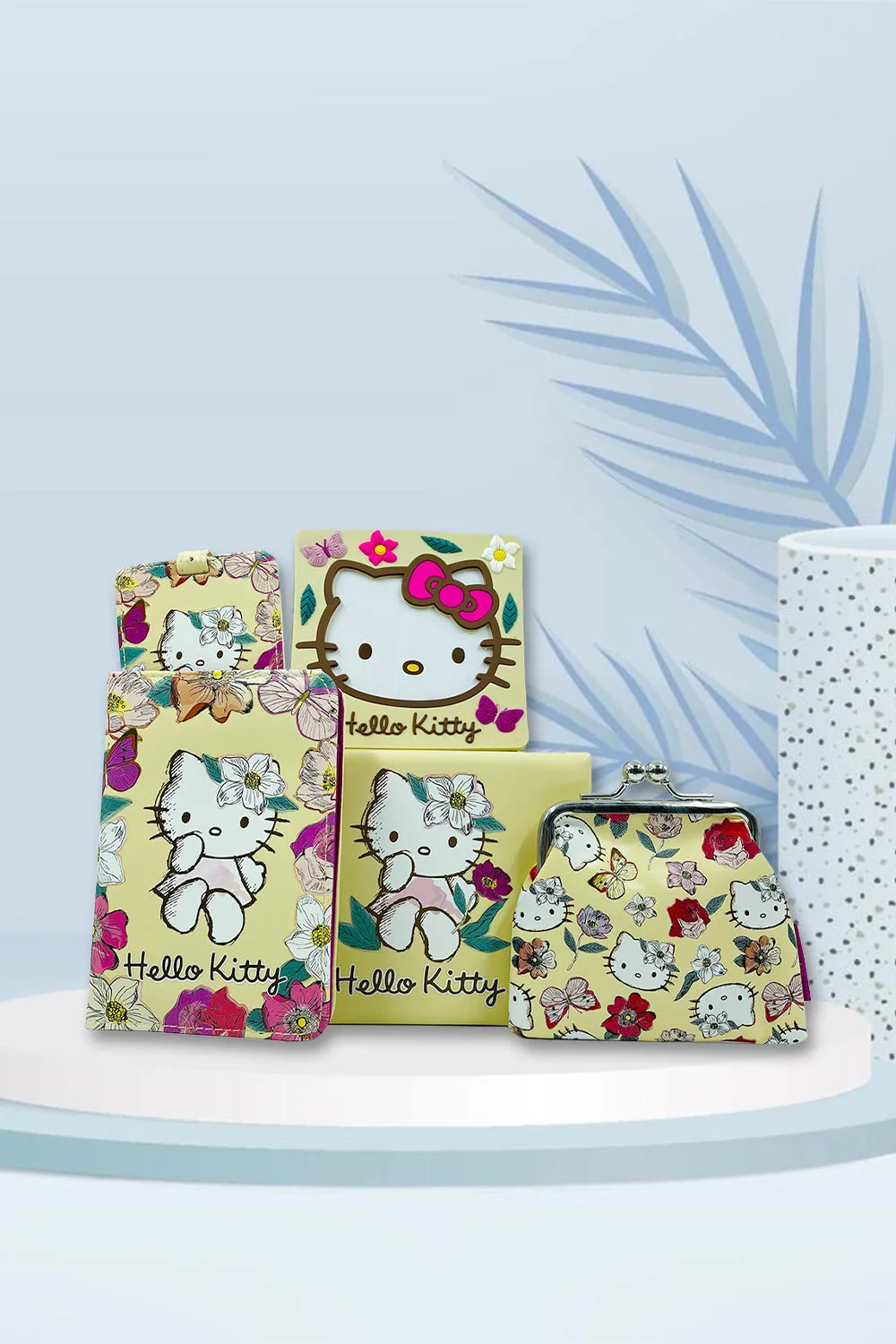 Hello Kitty Vintage Bloom Travel Essentials Gift Set