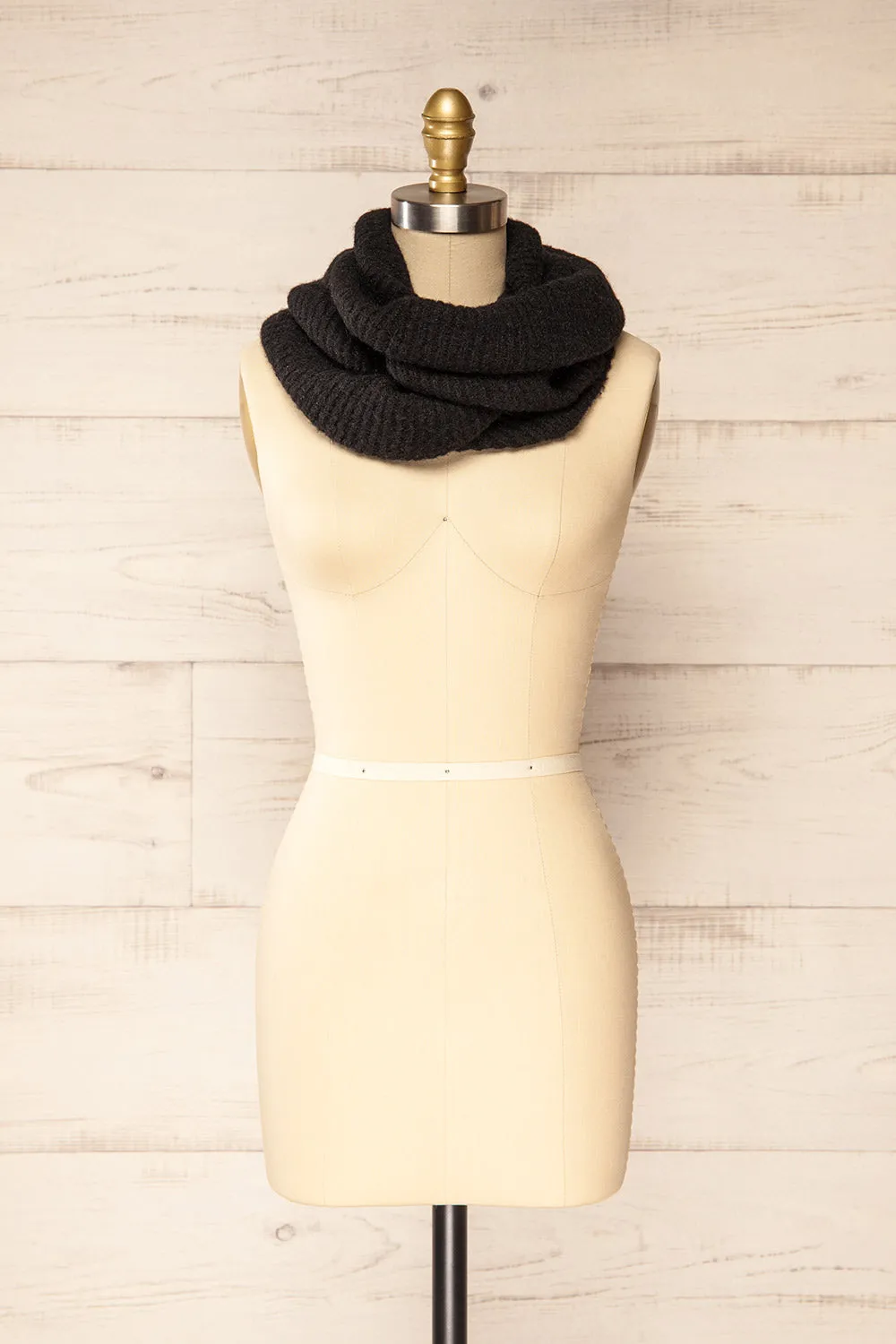 Saguenay Black | Ribbed Knit Infinity Scarf