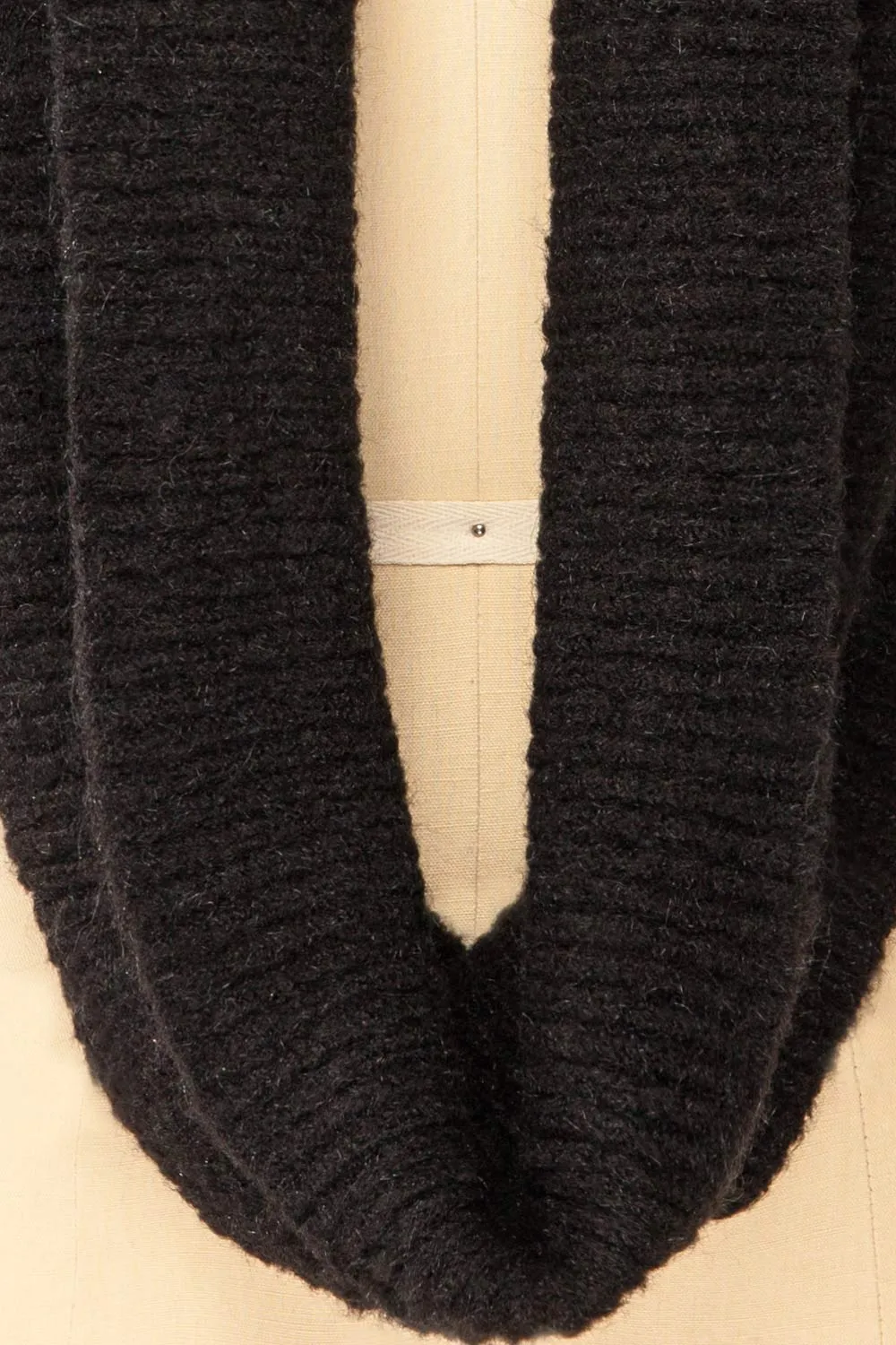 Saguenay Black | Ribbed Knit Infinity Scarf