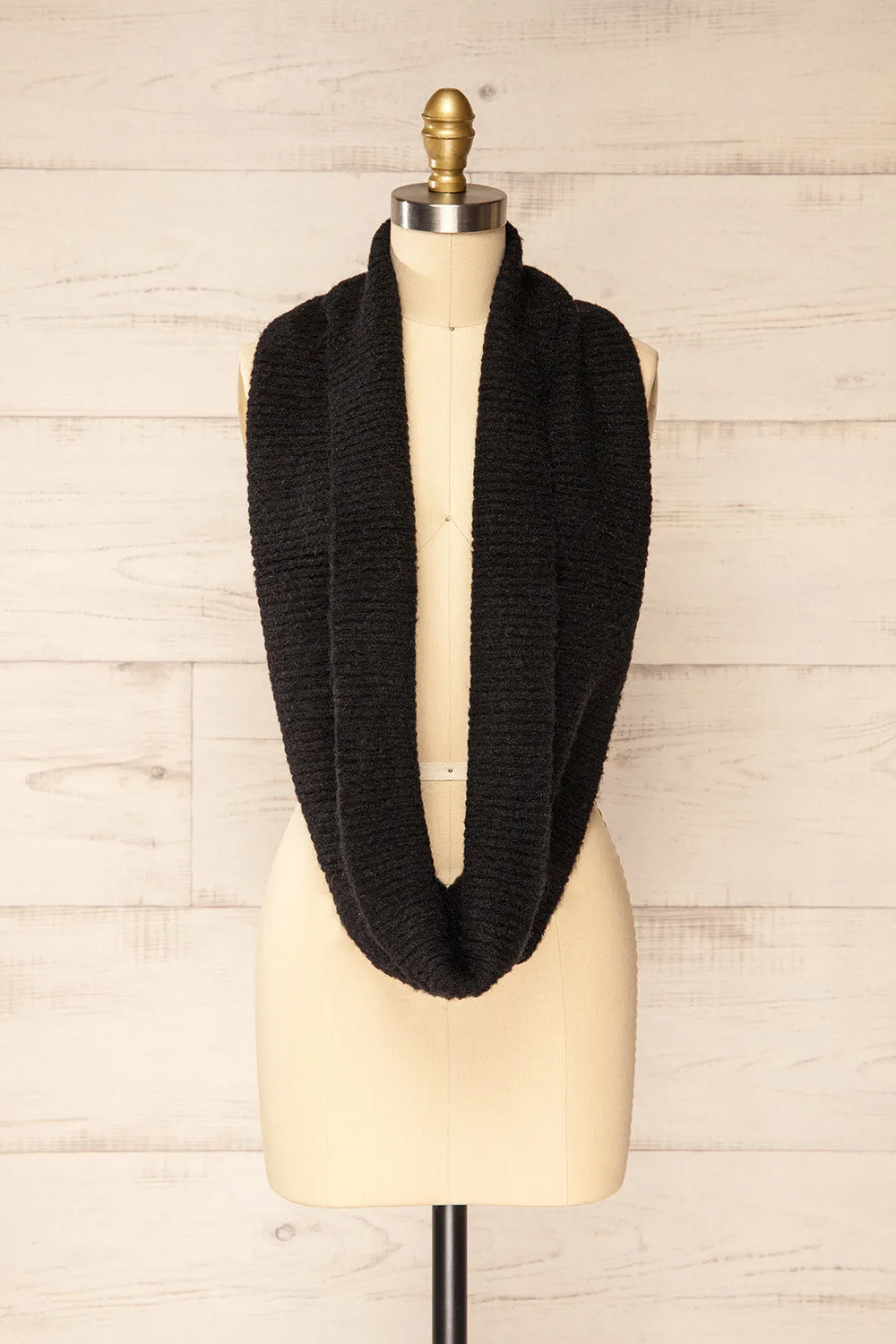 Saguenay Black | Ribbed Knit Infinity Scarf