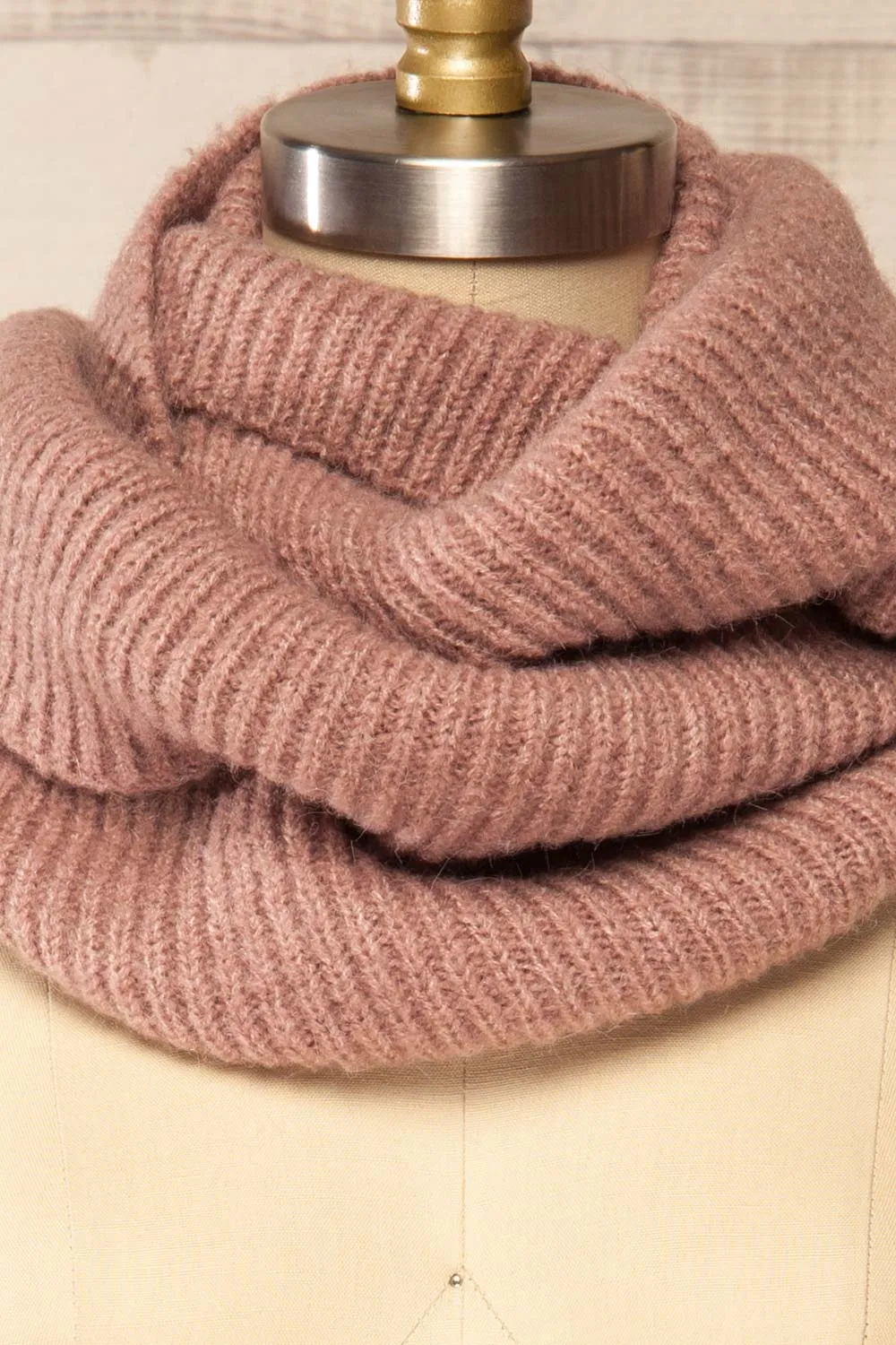 Saguenay Mauve | Ribbed Knit Infinity Scarf